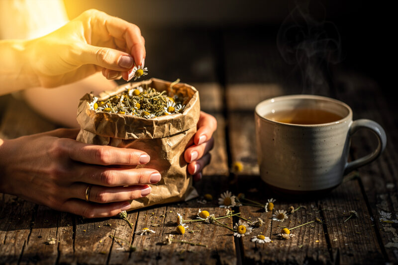 Tisane de camomille périmée : peut-on encore la boire ?